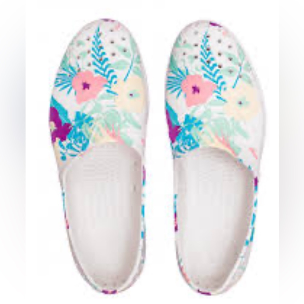 Native Verona Print espadrilles with a floral pattern girls 13